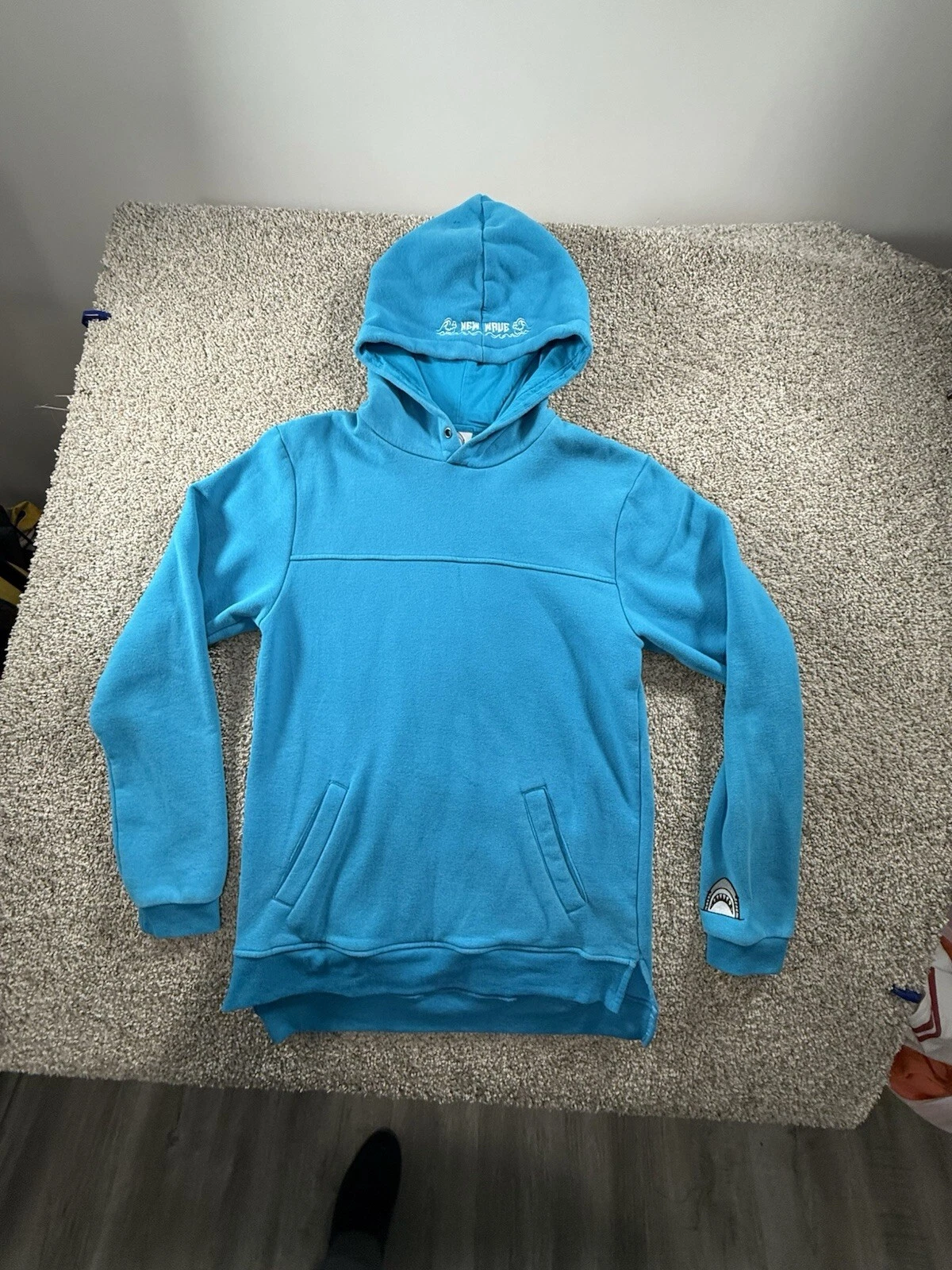 Shark Hoodie Blue Pullover Men’s Sz Medium Long Sleeve Fleece
