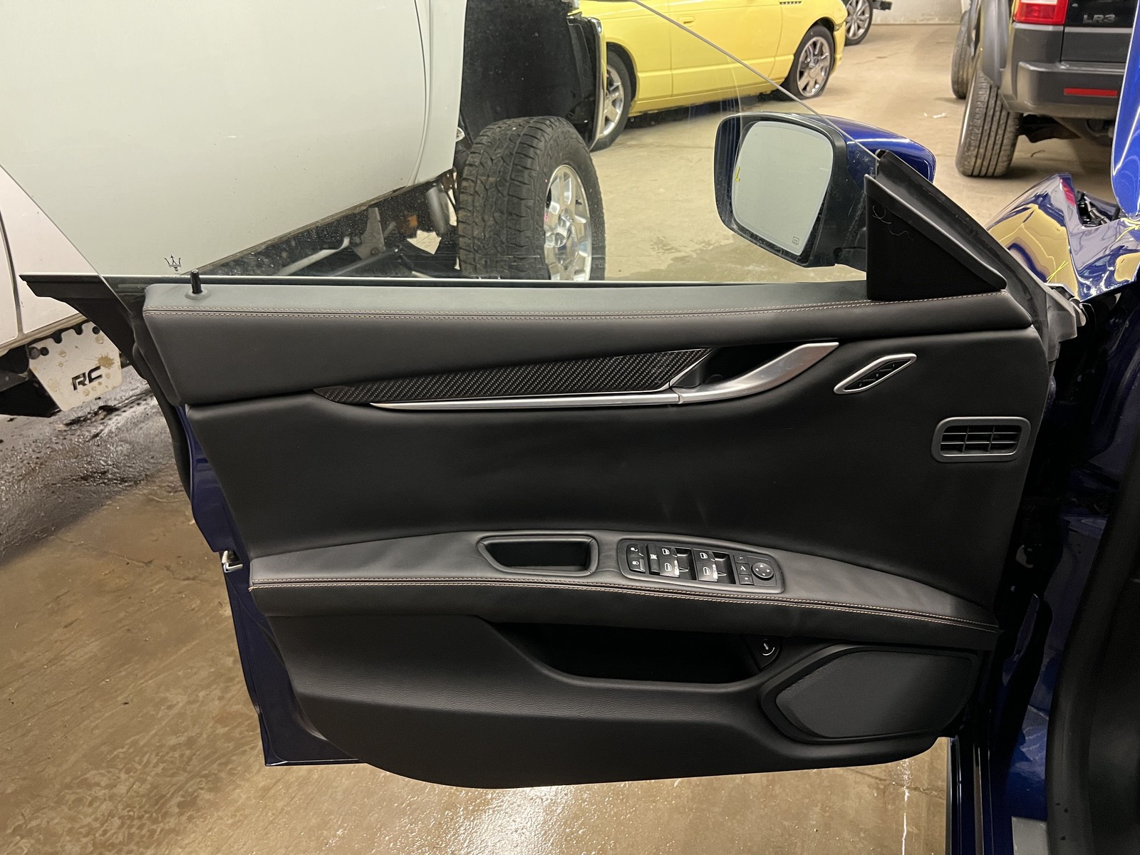 Maserati Ghibli Front Left Door shell Blue