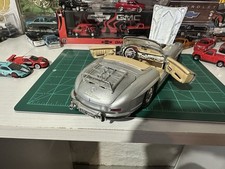 Bburago Mercedes-Benz 300 SL Touring 1957 1:18 Scale Model Car.Gold Collezione