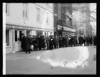 Photo:Fannie May Candy Co Chicago Holiday Line 1920