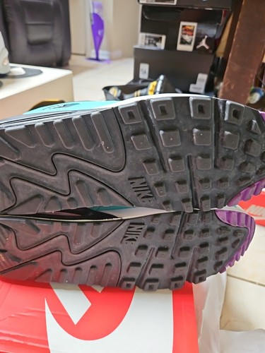 Talla 13 - Nike Air Max 90 Essential Negro Violeta Brillante - Imagen 4 de 5