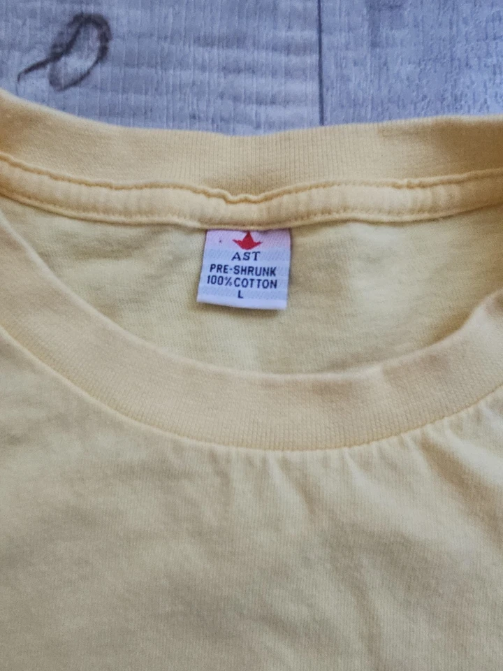 Camiseta Dubai Vintage Talla L Pintura Amarilla Puff Leer Descripción Foto 2 de 4