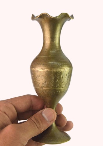 Vintage Small Size Etched Brass Vase (Guldasta) For Artificial Flowers. G7-1043 - Picture 8 of 9