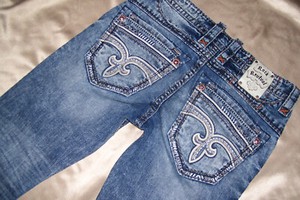 ROCK REVIVAL JEANS FERGUS SZ 32  EMBROIDERED BLUE DENIM
