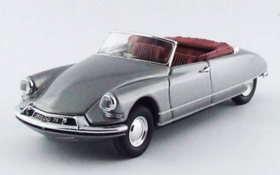 AU713 CCC 1/43 CITROEN DS BERLINE LORRAINE 1970 Ref F78 KIT RESINE/METAL MONTE