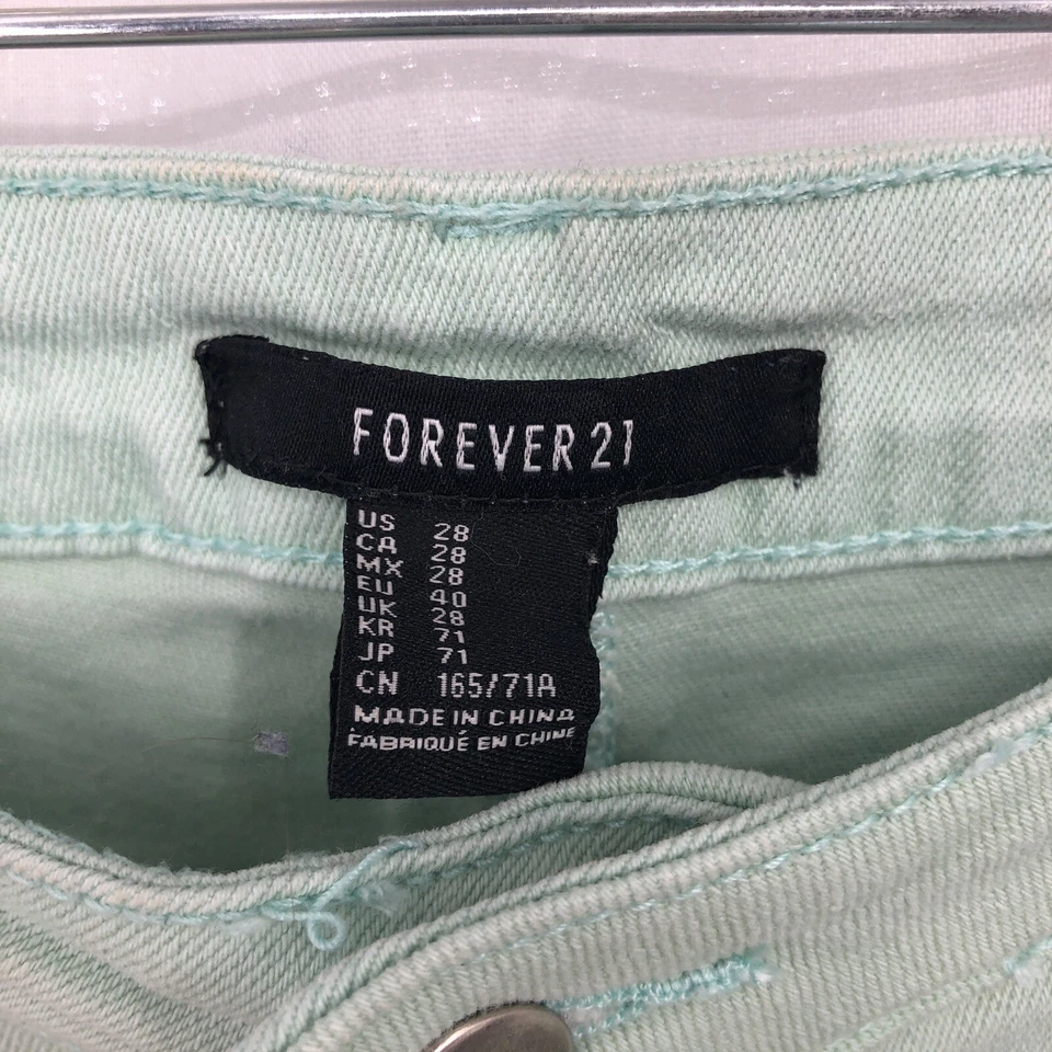 Pantalones Cortos de Jean Forever 21 Verde Corte Denim Puños Elastizados 5 Bolsillos 28 (31x2) Foto 4 de 4