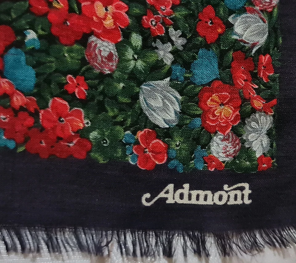 BUFANDA VINTAGE AUTÉNTICA ADMONT FLORES ALPINAS LANA SEDA 53" FLECOS CUADRADOS Foto 4 de 4