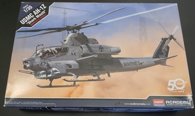 1/35  USMC Hubschrauber AH-1Z ..Shark Mouth.. ACADEMY HOBBY MODEL KITS