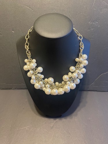 Pearl cluster necklace