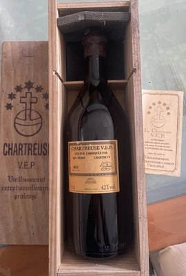 Chartreuse VEP Jaune 2014 1L en coffret bois - Photo 1/3