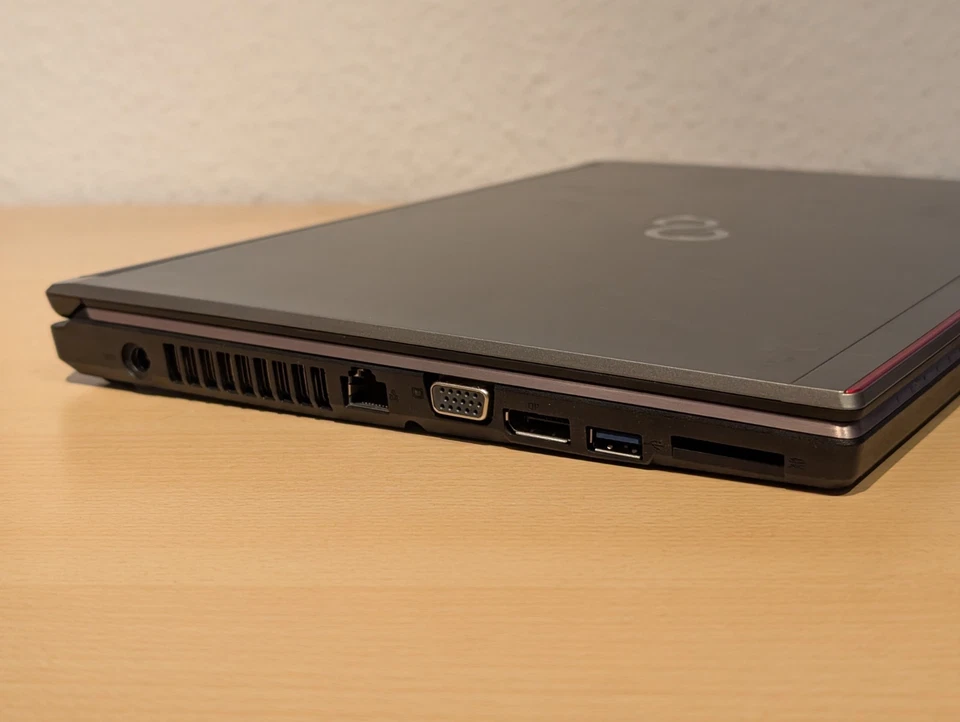 FUJITSU LIFEBOOK E736 i5-6gen. 4GB RAM, 500 GB HDD Win10, 13,3 Zoll - Bild 2 von 4