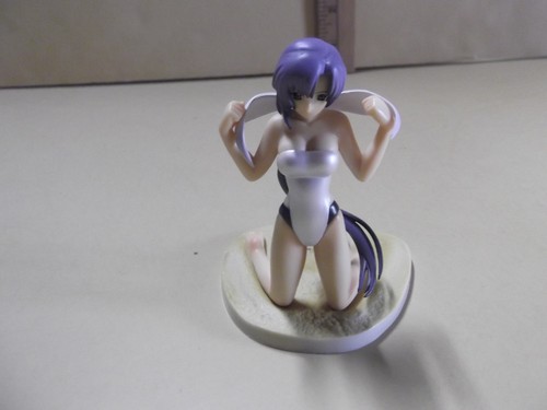 #B129 Unknown Anime 3"in Purplish Hair on Knees at the Beach - Picture 8 of 8