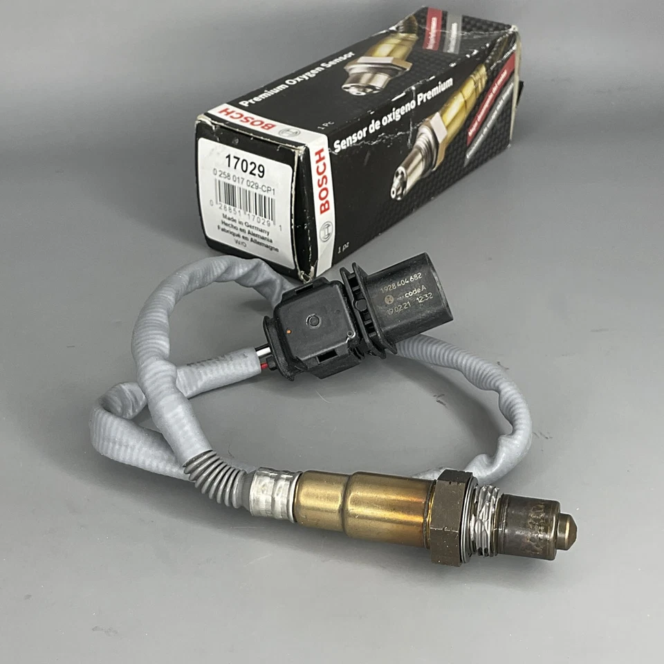 BOSCH GENUINE OXYGEN SENSOR For 2006-2010 BMW 550i 650I 750I 750LI 760LI 17029 - Image 3 of 4