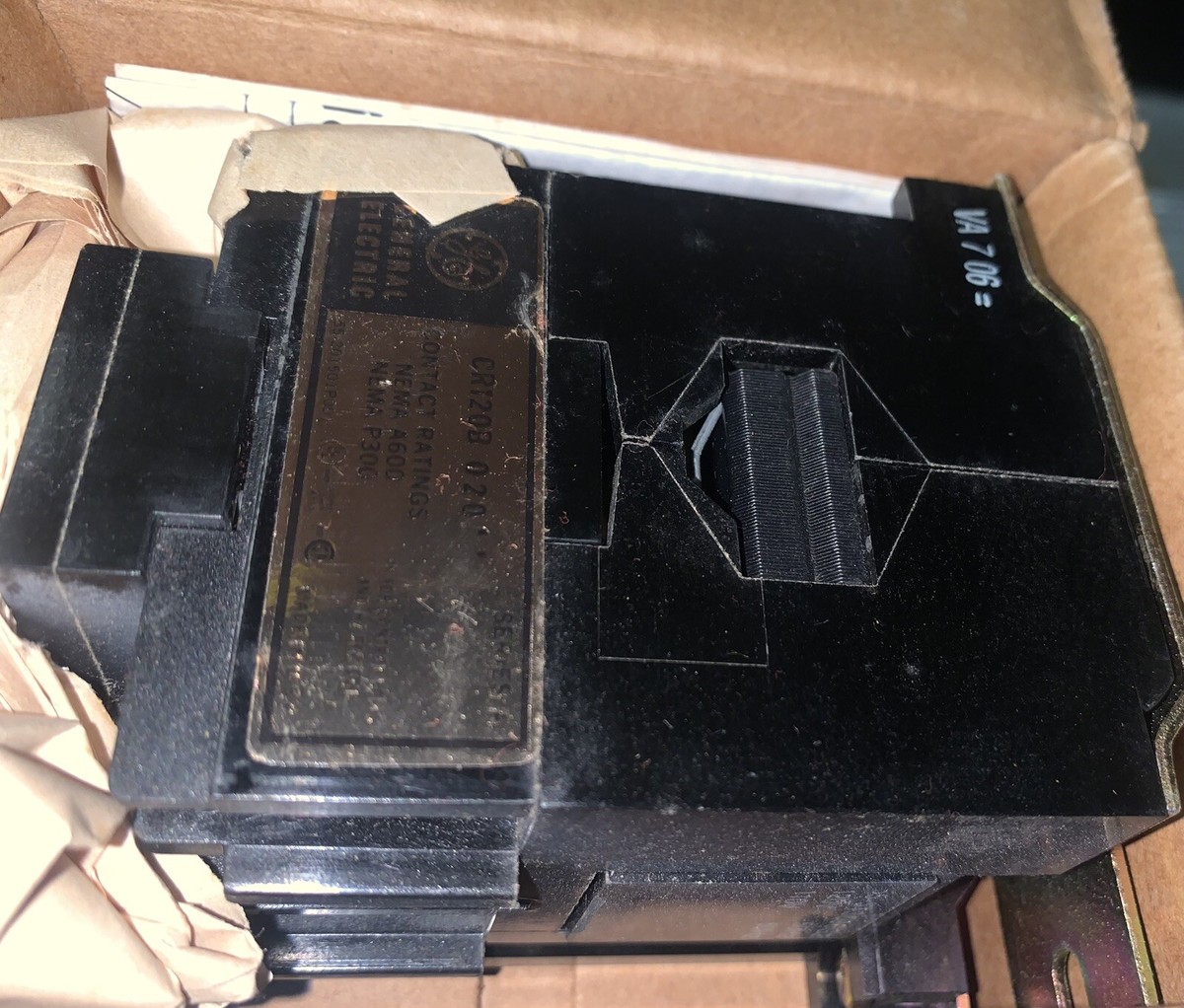 NEW IN BOX GE RELAY CR120B01102 NEW IN BOX GE RELAY CR120B01102