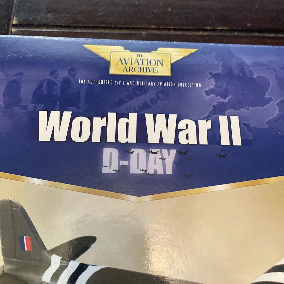 Corgi Aviation Archive Douglas C-47 Dakota RAF Y-SL KG374 D-DAY, 1:144, WW2 Foto 3 de 4