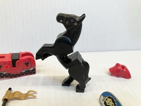 LEGO Horse Armored Red Barding From Set 70402 Gatehouse Raid Black Dragon Heads