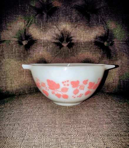 Vintage Pyrex Pink Gooseberry Cinderella Bowl #441 White 1-1/2 Pint Made USA