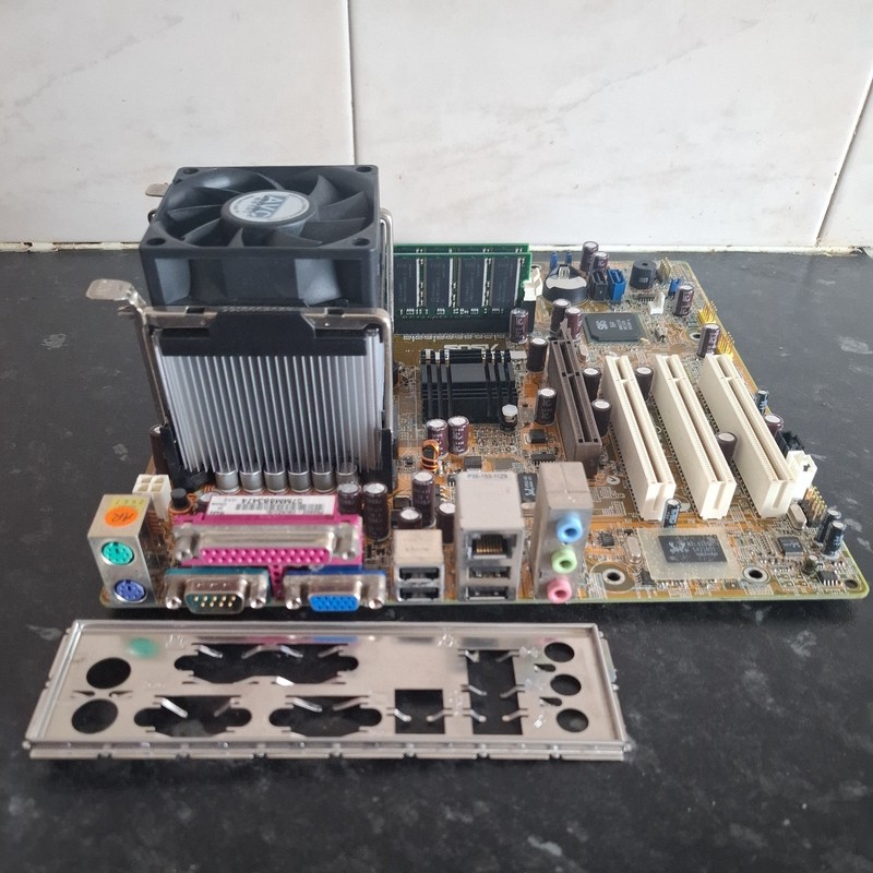 ASUS P5S800-VM Intel Pent 4 530 3.06GHz 1GB DDR MicroATX LGA775 Motherboard Set