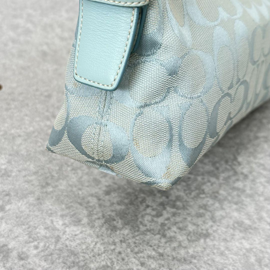 COACH Signature Baguette Hampton Semi Demi Hand Bag Light COACH Signature Baguette Hampton Semi Demi Hand Bag Light