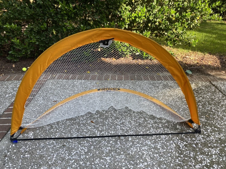 PUGG Training Goals 6’ Pop Up Nuevo Con Etiquetas Precio de venta sugerido por el fabricante $110 por par Foto 4 de 4