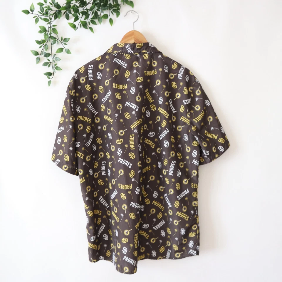 San Diego Padres BDA Men's Short Sleeve Printed Polyester Button Shirt Size L - Image 3 of 4
