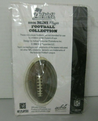 NFL New England Patriots Corey Dillon #28 Mini Players Football Collection 2006 - Picture 3 of 3