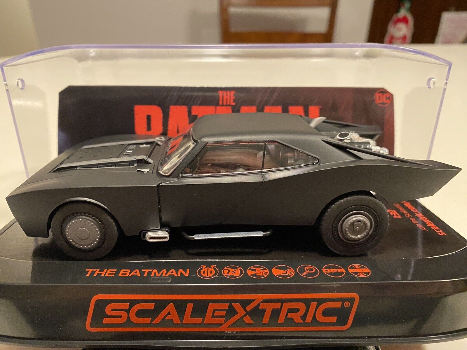 Scalextric C4442T Batmobile Batman 2022 DPR w/working Lights 1/32 Slot Car