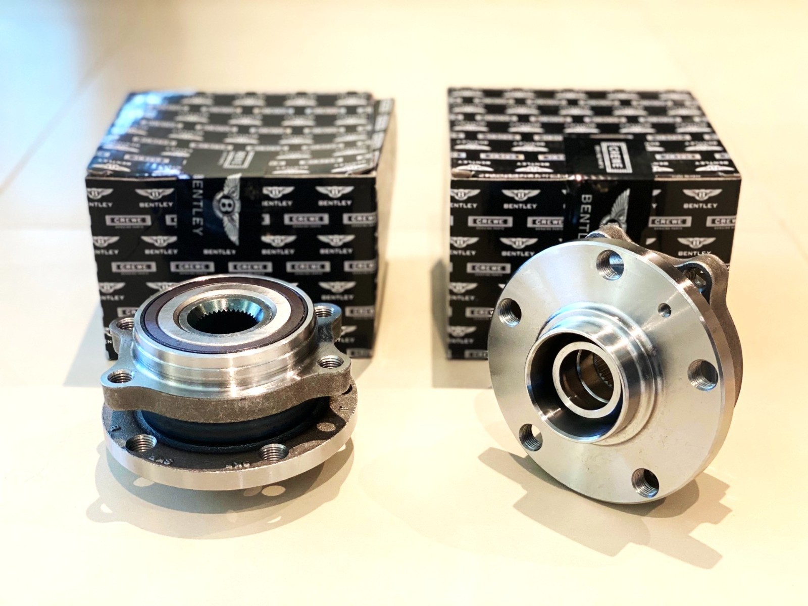 Bentley Gt Gtc & Flying Spur Wheel Hub Bearing Set X 2 - Genuine