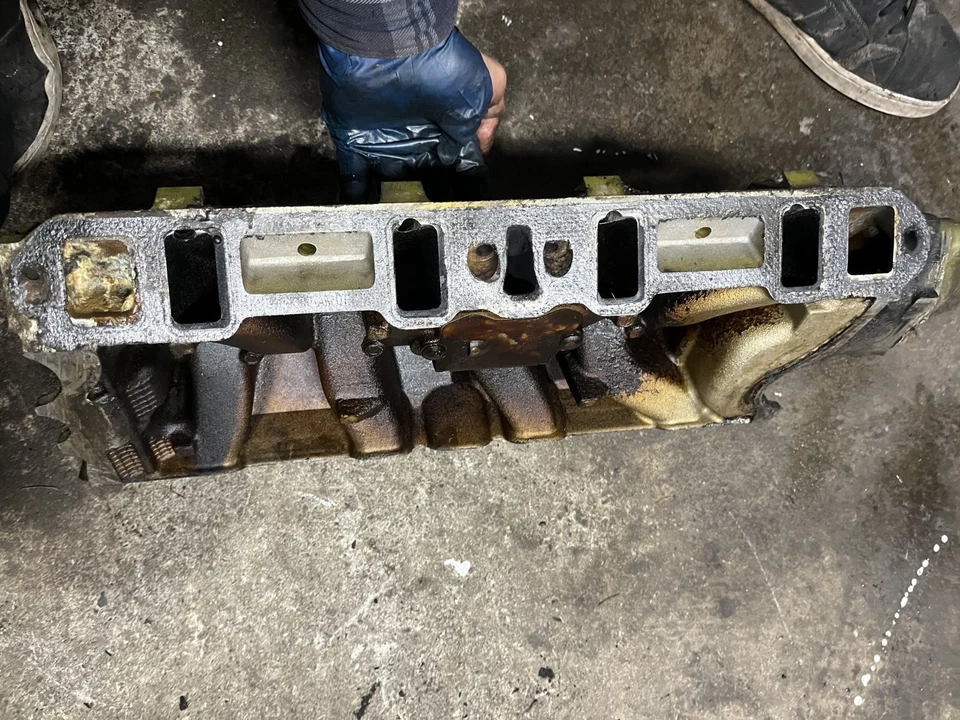 Colector de admisión superior + inferior 87-95 5,0 EFI - Ford F-150 F-250 302 systemax Foto 3 de 4