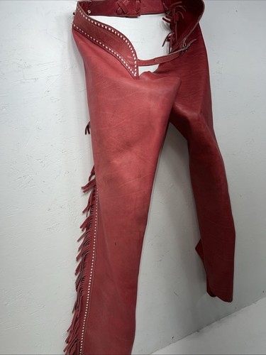 Neu aus altem Lagerbestand rote Chap-Parel Show Chaps mit Fransen verstellbare Taille 38" I-74 - Bild 3 von 17