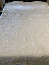 JC Penney Home Cream Matelass  Queen Bedspread 96 x 104 inch Coverlet Cottage