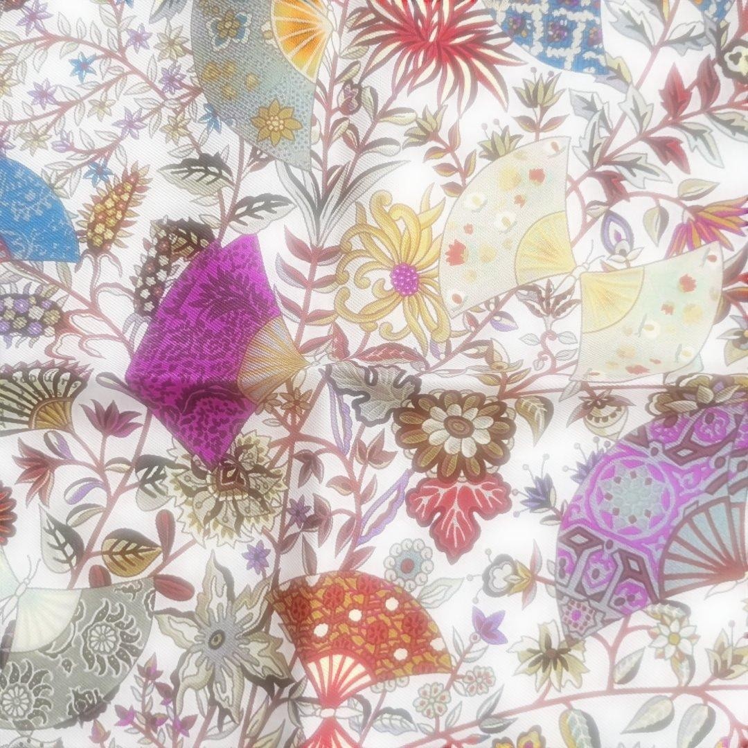 HERMES Petite Scarf 45cm Fleurs et Papillons de Tissus View 5