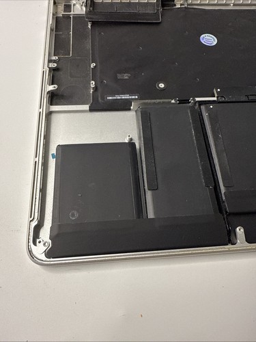 MacBook Pro A1398 15 Late 2013 Palmrest UK Keyboard Battery (key Missing) - Picture 14 of 14