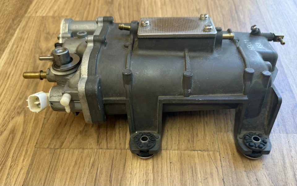 115 hp Yamaha 4 stroke Float Chamber assembly 6EK-14180-01-00 2016-2021 OEM - Image 3 of 4