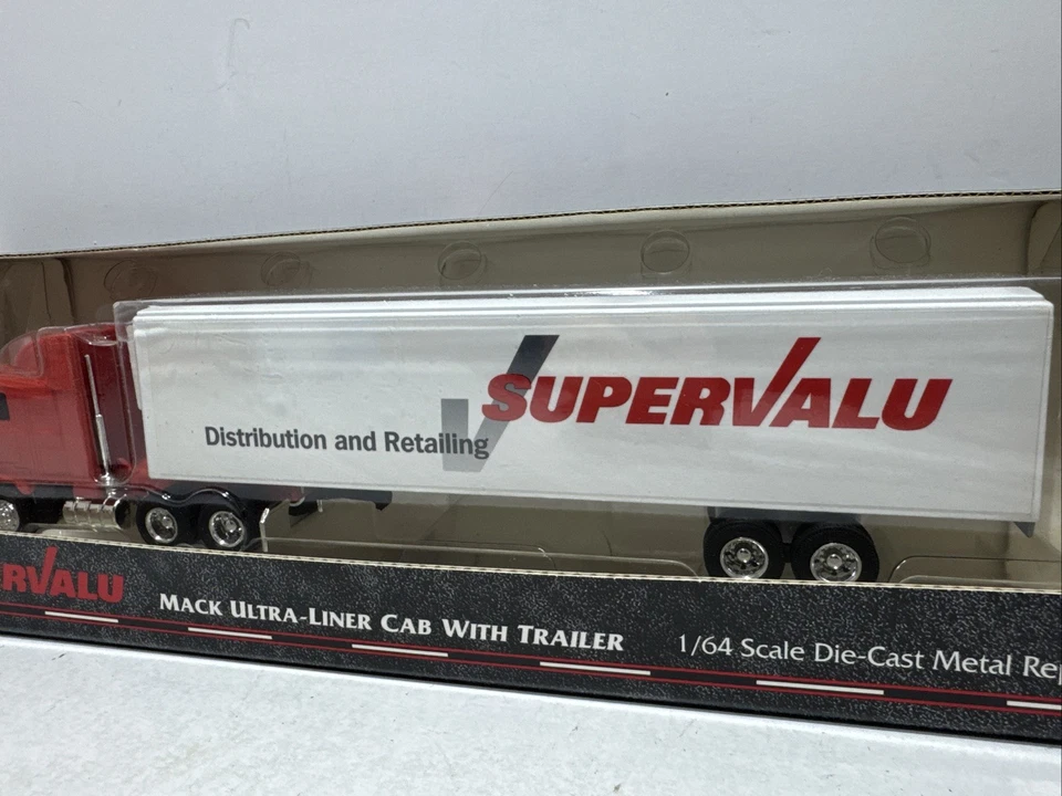Vintage 1997 ERTL SuperValu Distribution & Retailing Tractor Trailer 1:64 #T751 - Image 4 of 4