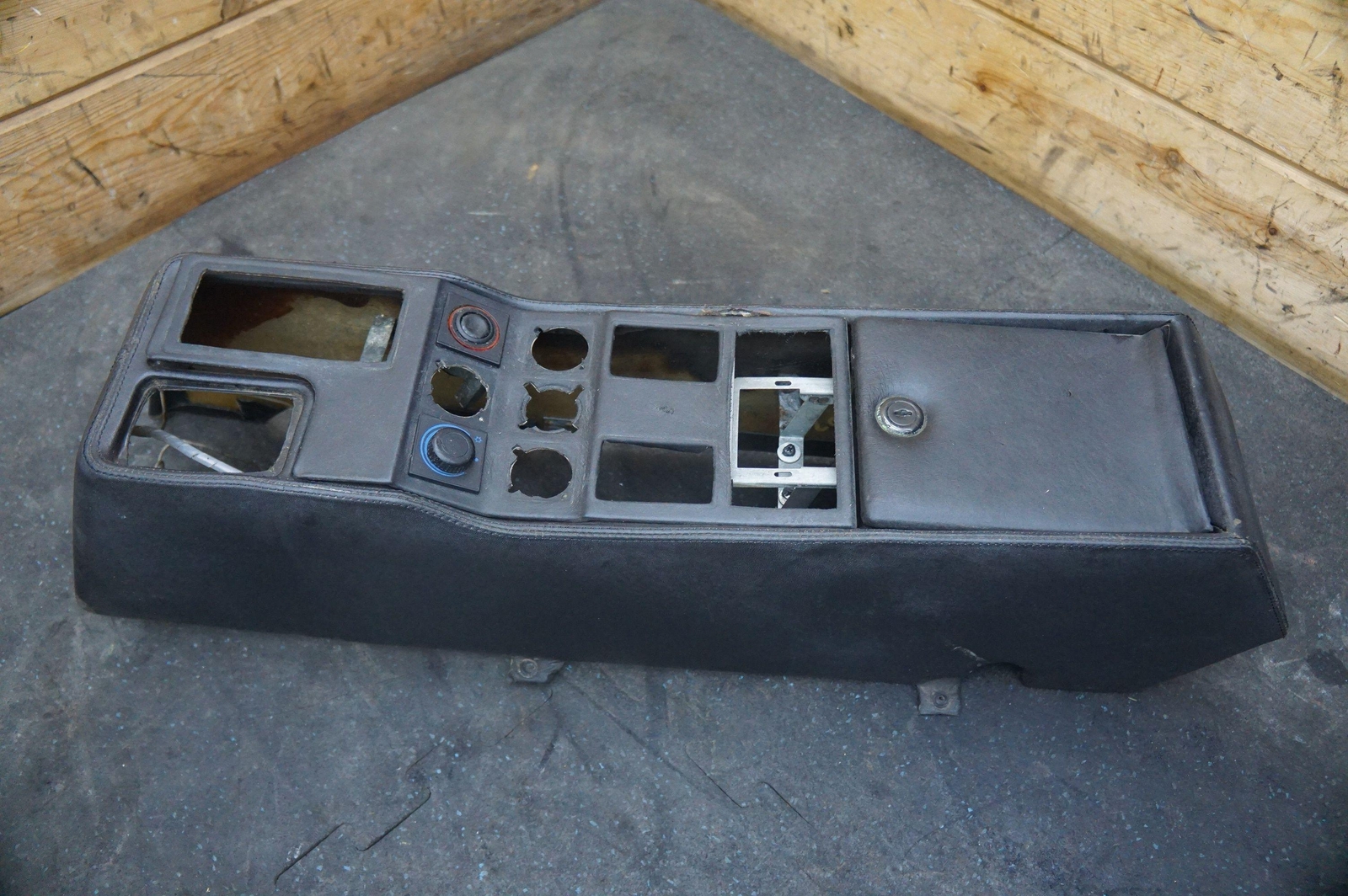 Center Console Base Black Leather LHD 62328200 Ferrari 328 GTS 1986-89 208 Turbo