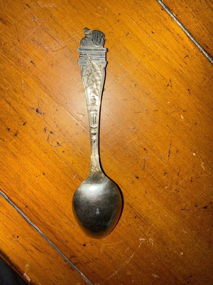 老式 STERLING MANCHESTER MFG CO. NEWPORT R.I 旧石磨/圣诞勺子 — 第 2/4 张图片