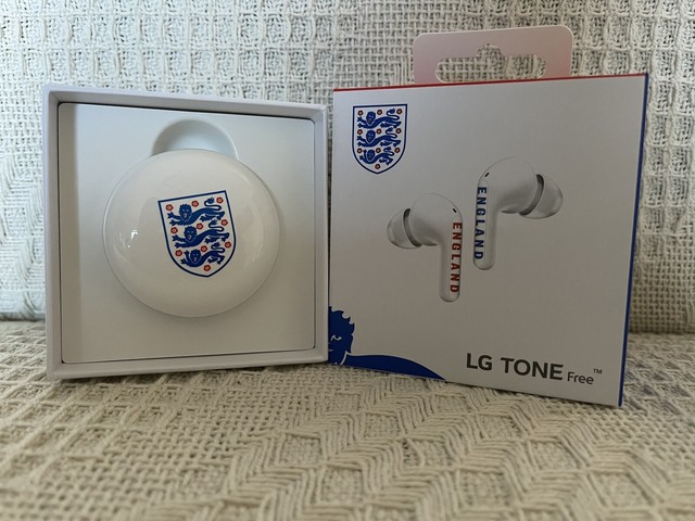 LG Hbsfa4 Tone Limited Edition England 