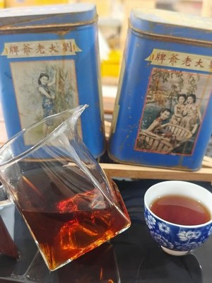 1980s ''Lord Liu'' Ripe Pu-erh Tea Shanghai Special Tribute Tea | Original Tin Box