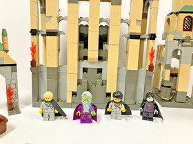 2001 LEGO Harry Potter: Hogwarts Castle (4709) - 99% COMPLETE!