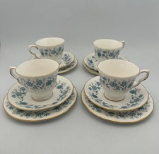 x4 Vintage Colclough Braganza 8454 Tea Cups, Saucers & Side Plates