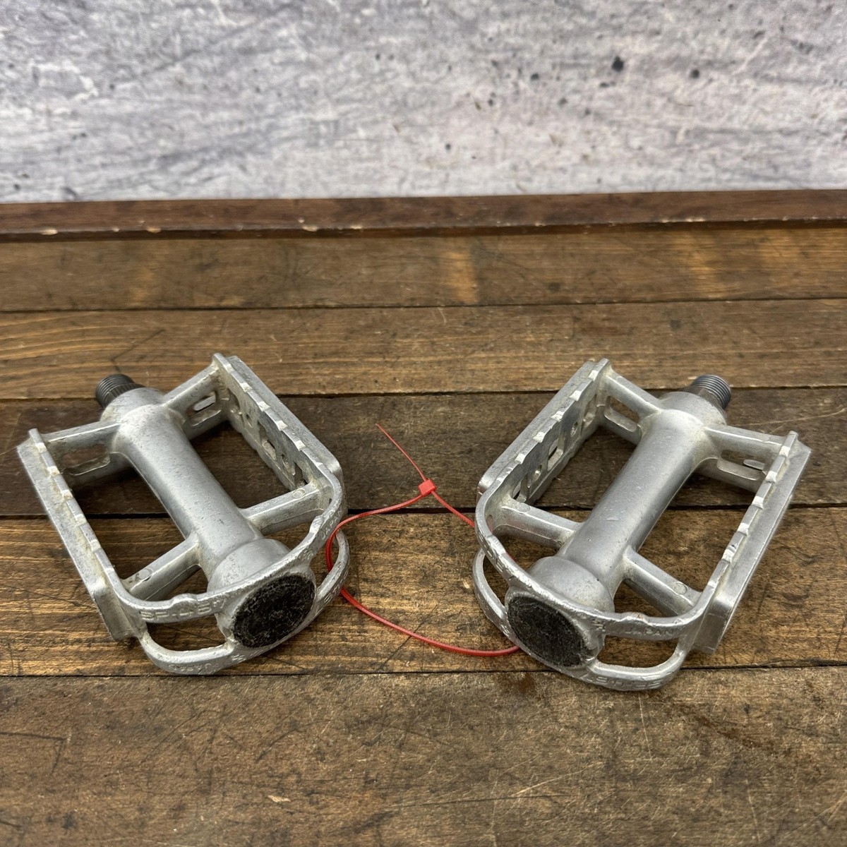 Vintage SR SP-457 Platform BMX Pedals BMX Caps 9/16 Silver Pair