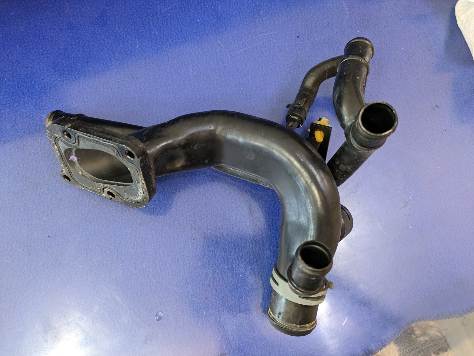 cooling water pipe Bentley FLYING SPUR 6.0 W12 07C121064H oem W12 6.0