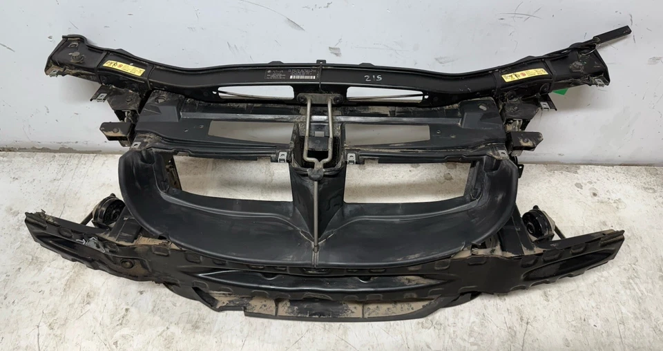 Clipe de reforço de suporte de núcleo do radiador dianteiro BMW 2006-2011 E90 E91 FABRICANTE DE EQUIPAMENTO ORIGINAL - Imagem 3 de 4