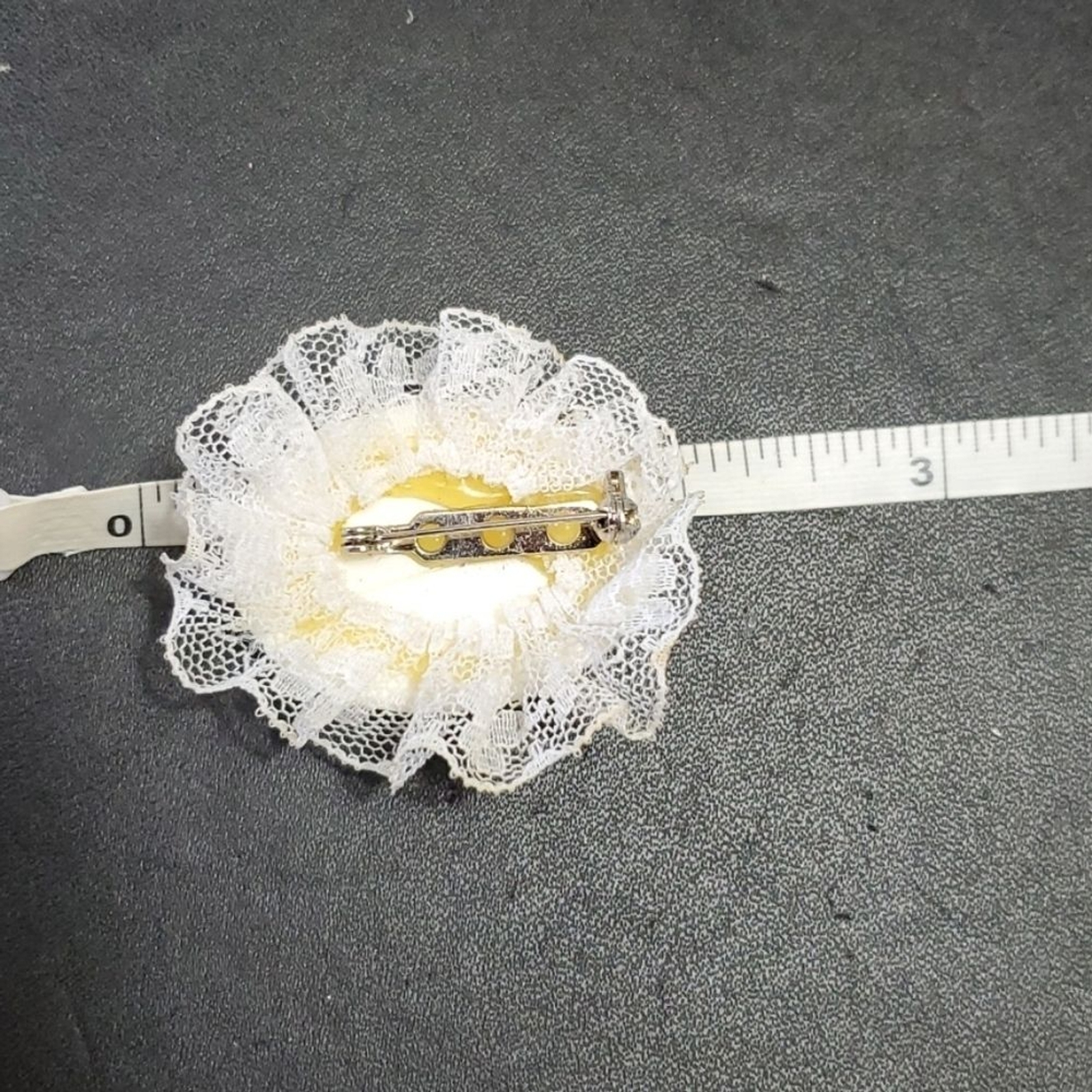 Frilly Easter egg brooch - image 6