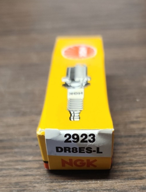 NGK DR8ES-L #2923 Spark Plug New in Original Packaging