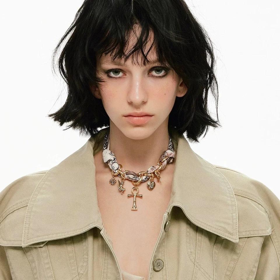 Collar Cruz Ankh Gótico Vintage - Retro Oro Dije Bufanda Cadena Estética Oscura Foto 3 de 4