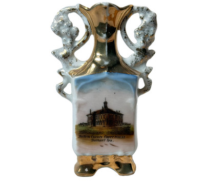 DALHART Court House TX TEXAS ANTIQUE Souvenir CHINA TRINKET VASE