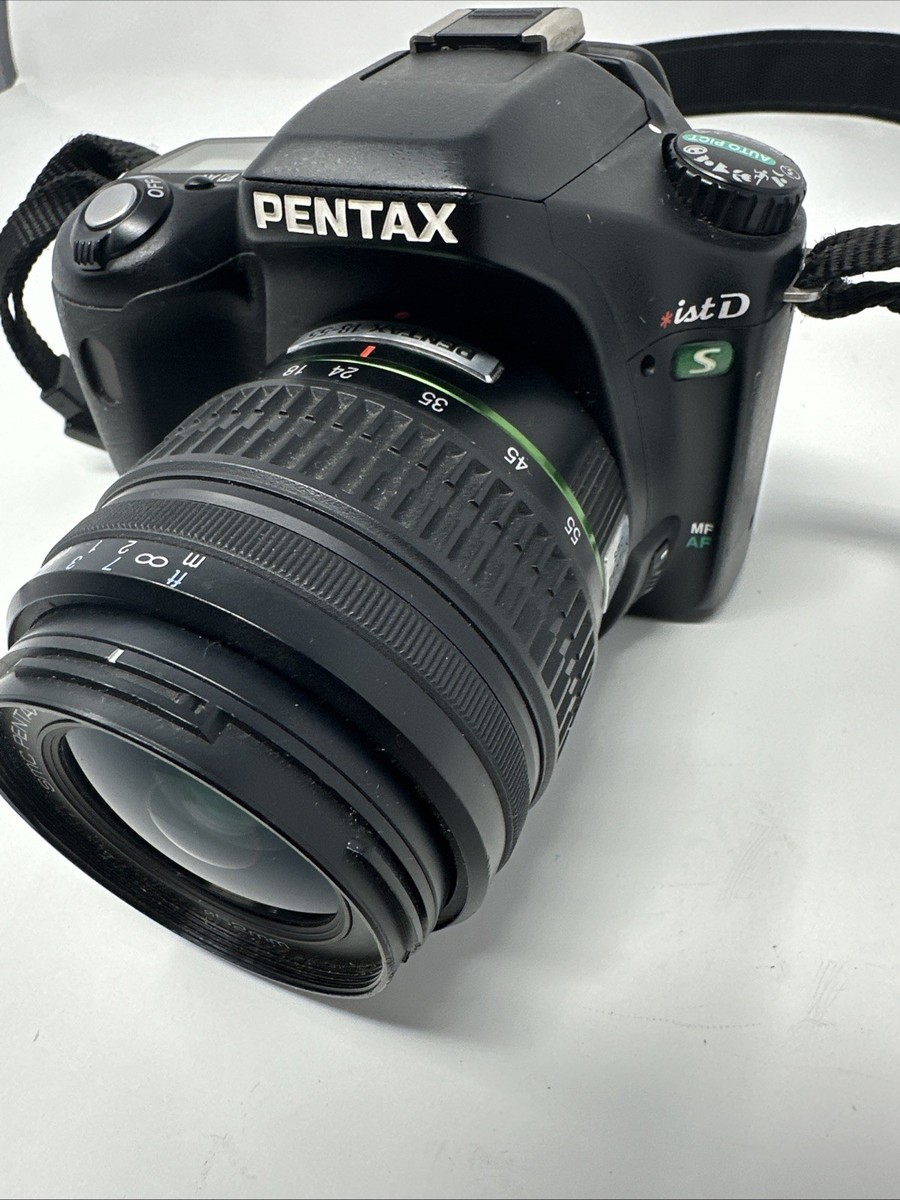 【C6611】pentax ist ds + smc PENTAX-DA Pentax ist DS Digital SLR Camera with SMC Pentax-DA 18-55mm