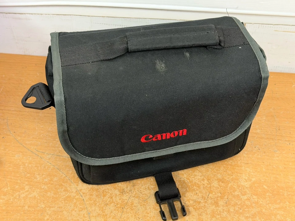 Canon Camera Bag Black Polyester Padded Adjustable Strap Compact Case - Image 4 of 4